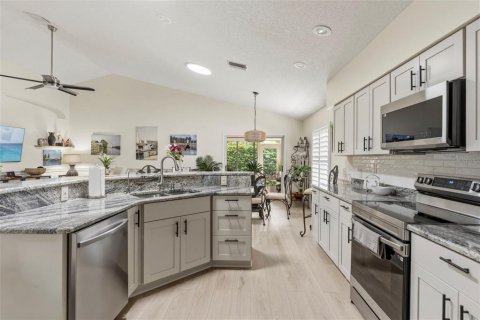 Villa ou maison à vendre à Spring Hill, Floride: 2 chambres, 181.53 m2 № 2419058 - photo 22