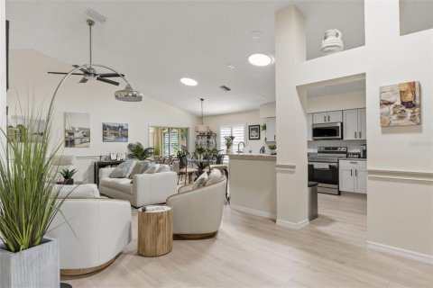 Villa ou maison à vendre à Spring Hill, Floride: 2 chambres, 181.53 m2 № 2419058 - photo 16