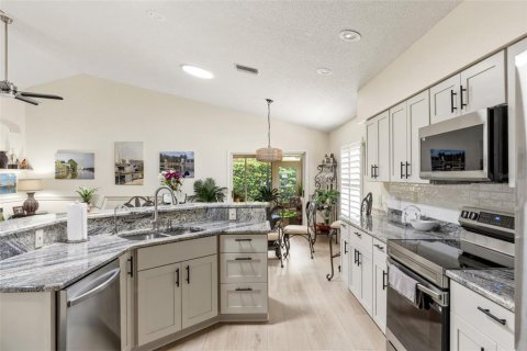 Villa ou maison à vendre à Spring Hill, Floride: 2 chambres, 181.53 m2 № 2419058 - photo 21