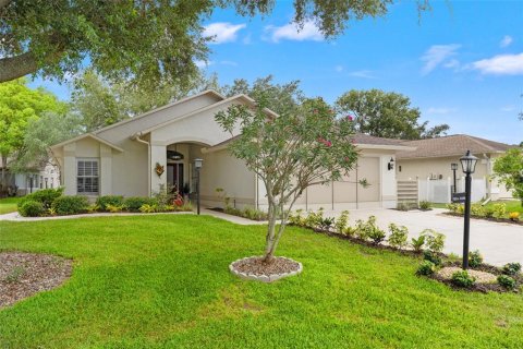 Villa ou maison à vendre à Spring Hill, Floride: 2 chambres, 181.53 m2 № 2419058 - photo 3
