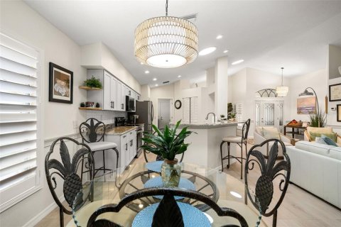 Villa ou maison à vendre à Spring Hill, Floride: 2 chambres, 181.53 m2 № 2419058 - photo 28