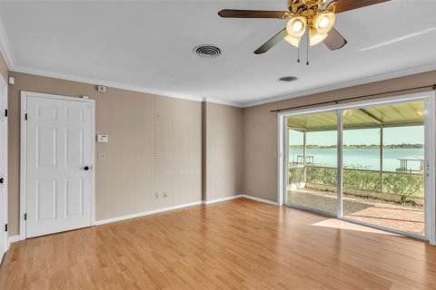 House in Haines City, Florida 3 bedrooms, 186.92 sq.m. № 1819132 - photo 17