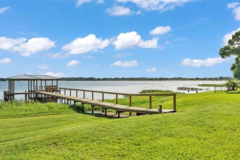 House in Haines City, Florida 3 bedrooms, 186.92 sq.m. № 1819132 - photo 24