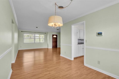 House in Haines City, Florida 3 bedrooms, 186.92 sq.m. № 1819132 - photo 8