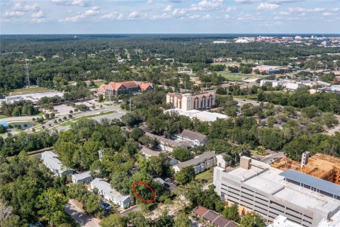 Condo in Gainesville, Florida, 3 bedrooms № 2391467 - photo 27