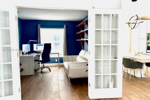 Casa en alquiler en Weston, Florida, 4 dormitorios, 190.91 m2 № 1990461 - foto 9