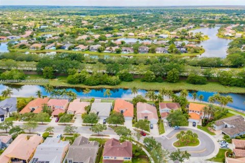 Casa en alquiler en Weston, Florida, 4 dormitorios, 190.91 m2 № 1990461 - foto 4