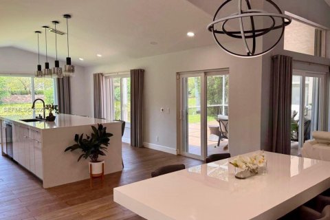 Casa en alquiler en Weston, Florida, 4 dormitorios, 190.91 m2 № 1990461 - foto 11