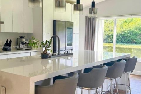 Casa en alquiler en Weston, Florida, 4 dormitorios, 190.91 m2 № 1990461 - foto 14