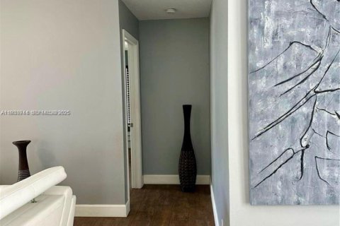 Casa en alquiler en Weston, Florida, 4 dormitorios, 190.91 m2 № 1990461 - foto 6