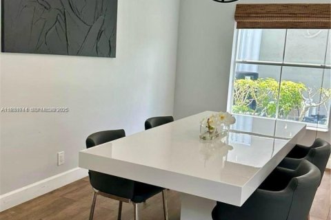 Casa en alquiler en Weston, Florida, 4 dormitorios, 190.91 m2 № 1990461 - foto 10