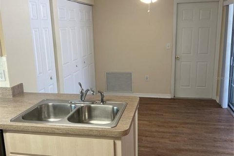 House in Ocala, Florida 2 bedrooms, 144 sq.m. № 2151848 - photo 15