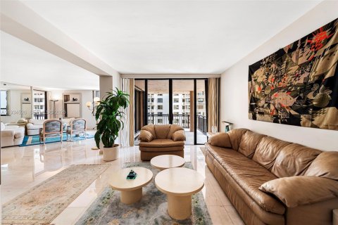 Copropriété à vendre à Bal Harbour, Floride: 2 chambres, 187.48 m2 № 1994557 - photo 5