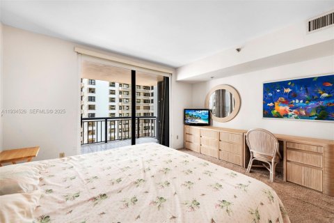 Copropriété à vendre à Bal Harbour, Floride: 2 chambres, 187.48 m2 № 1994557 - photo 30