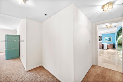 Copropriété à vendre à Bal Harbour, Floride: 2 chambres, 187.48 m2 № 1994557 - photo 21