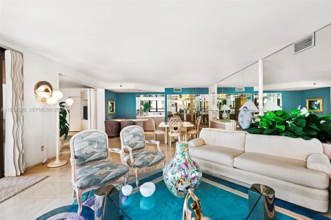 Copropriété à vendre à Bal Harbour, Floride: 2 chambres, 187.48 m2 № 1994557 - photo 10