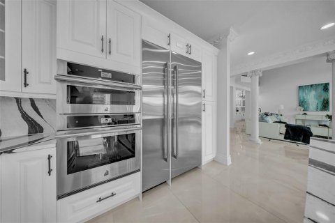 House in Clearwater, Florida 5 bedrooms, 538.65 sq.m. № 1905019 - photo 22