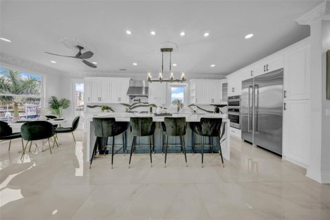 House in Clearwater, Florida 5 bedrooms, 538.65 sq.m. № 1905019 - photo 18