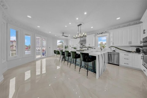 House in Clearwater, Florida 5 bedrooms, 538.65 sq.m. № 1905019 - photo 19