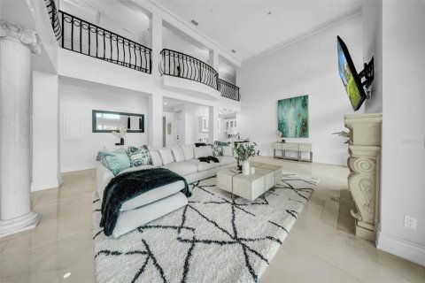House in Clearwater, Florida 5 bedrooms, 538.65 sq.m. № 1905019 - photo 10