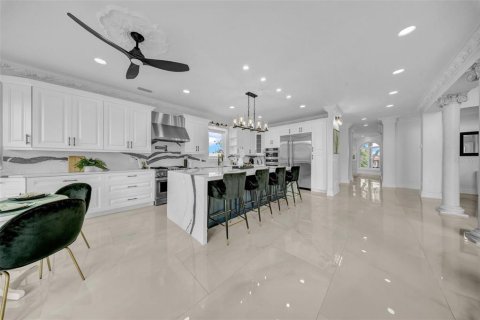 House in Clearwater, Florida 5 bedrooms, 538.65 sq.m. № 1905019 - photo 24