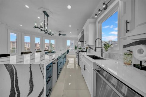 House in Clearwater, Florida 5 bedrooms, 538.65 sq.m. № 1905019 - photo 21