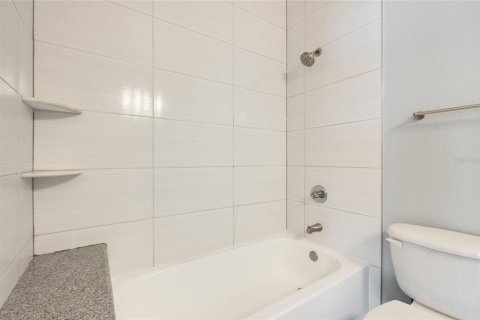 Купить таунхаус в Брейдентон, Флорида 6 комнат, 108.51м2, № 2098793 - фото 24