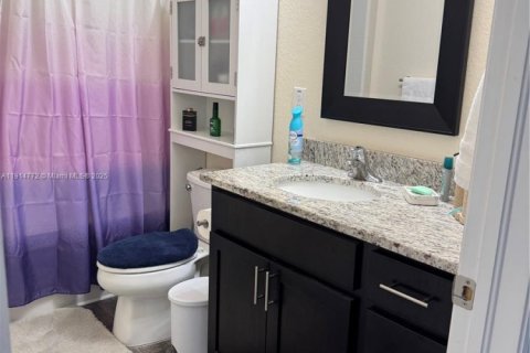 House in LaBelle, Florida 3 bedrooms, 140.84 sq.m. № 2068214 - photo 10