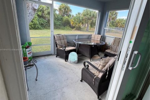 House in LaBelle, Florida 3 bedrooms, 140.84 sq.m. № 2068214 - photo 18