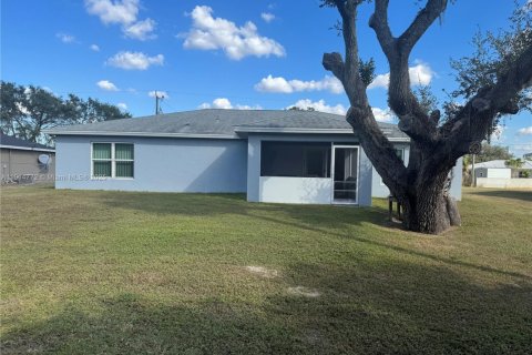 House in LaBelle, Florida 3 bedrooms, 140.84 sq.m. № 2068214 - photo 21