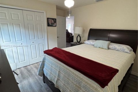 House in LaBelle, Florida 3 bedrooms, 140.84 sq.m. № 2068214 - photo 9