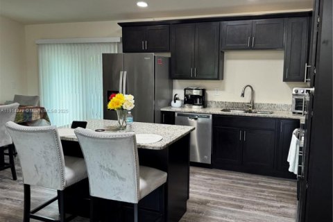 House in LaBelle, Florida 3 bedrooms, 140.84 sq.m. № 2068214 - photo 7