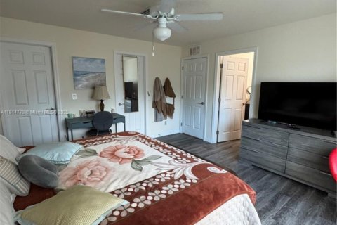 House in LaBelle, Florida 3 bedrooms, 140.84 sq.m. № 2068214 - photo 12