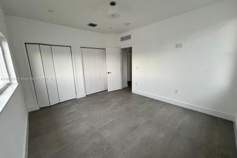 House in Miami, Florida 3 bedrooms № 1941208 - photo 22