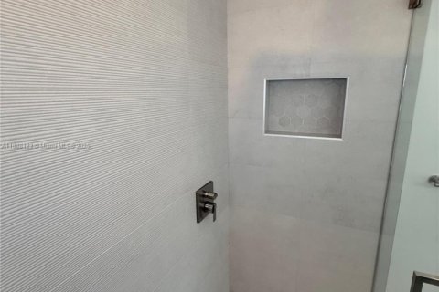 House in Miami, Florida 3 bedrooms № 1941208 - photo 24