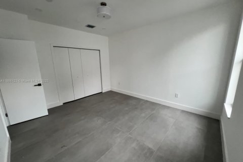 House in Miami, Florida 3 bedrooms № 1941208 - photo 20