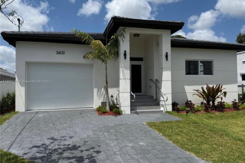 House in Miami, Florida 3 bedrooms № 1941208 - photo 3