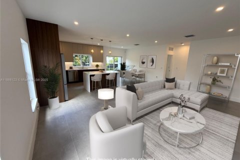 House in Miami, Florida 3 bedrooms № 1941208 - photo 5