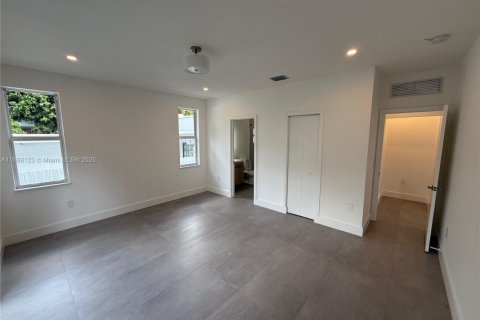 House in Miami, Florida 3 bedrooms № 1941208 - photo 17