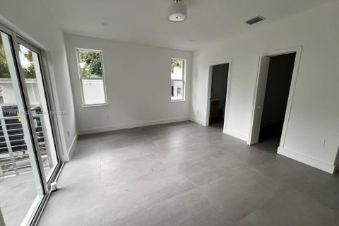 House in Miami, Florida 3 bedrooms № 1941208 - photo 18