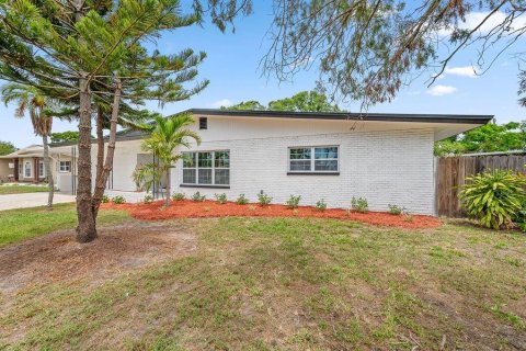 House in Saint Petersburg, Florida 2 bedrooms, 92.44 sq.m. № 1740444 - photo 25