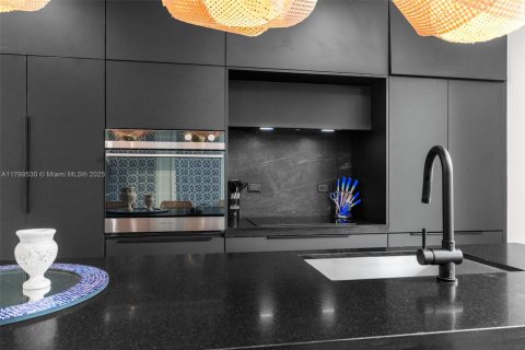 Снять в аренду таунхаус в Майами, Флорида 4 спальни, 161.65м2, № 1959449 - фото 10