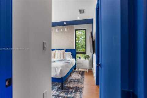 Снять в аренду таунхаус в Майами, Флорида 4 спальни, 161.65м2, № 1959449 - фото 22