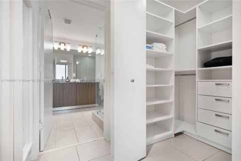 Condominio en alquiler en Doral, Florida, 2 dormitorios, 96.62 m2 № 1958077 - foto 19