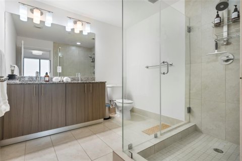 Condominio en alquiler en Doral, Florida, 2 dormitorios, 96.62 m2 № 1958077 - foto 20