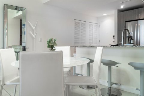 Condominio en alquiler en Doral, Florida, 2 dormitorios, 96.62 m2 № 1958077 - foto 10