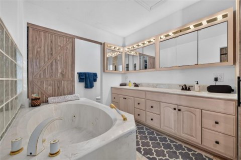 Villa ou maison à vendre à Ormond Beach, Floride: 4 chambres, 248.51 m2 № 2437104 - photo 29