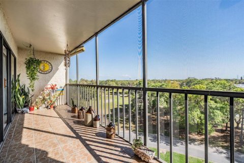 Condominio en venta en Clearwater, Florida, 2 dormitorios, 99.41 m2 № 2232024 - foto 15