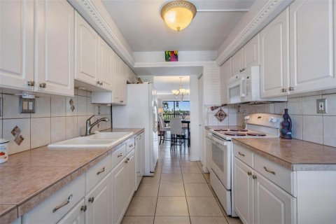 Condominio en venta en Clearwater, Florida, 2 dormitorios, 99.41 m2 № 2232024 - foto 25