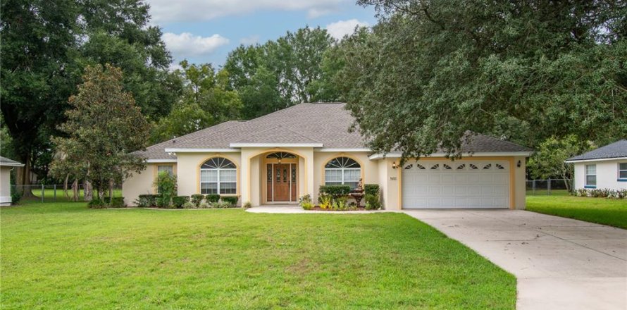 House in Ocala, Florida 3 bedrooms, 222.13 sq.m. № 1914720